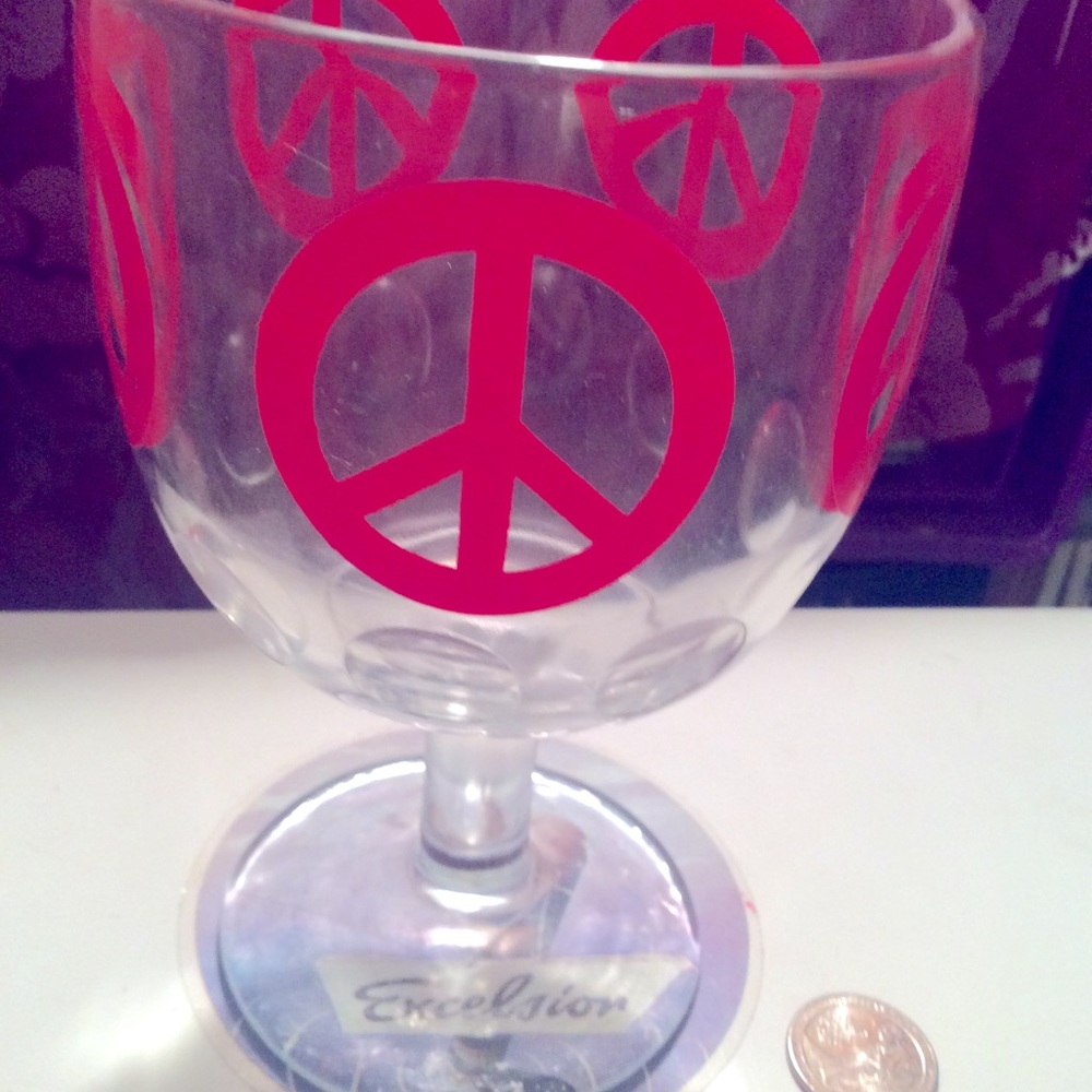 Peace sign goblet rare vintage no flaws unlabeled☮️☮️☮️☮️☮️💜 - Picture 4 of 4